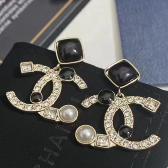 Next hit inevitable brand earrings 2023SS CHANEL Chanel Next hit inevitable brand earrings 2023SS CHANEL Chanel